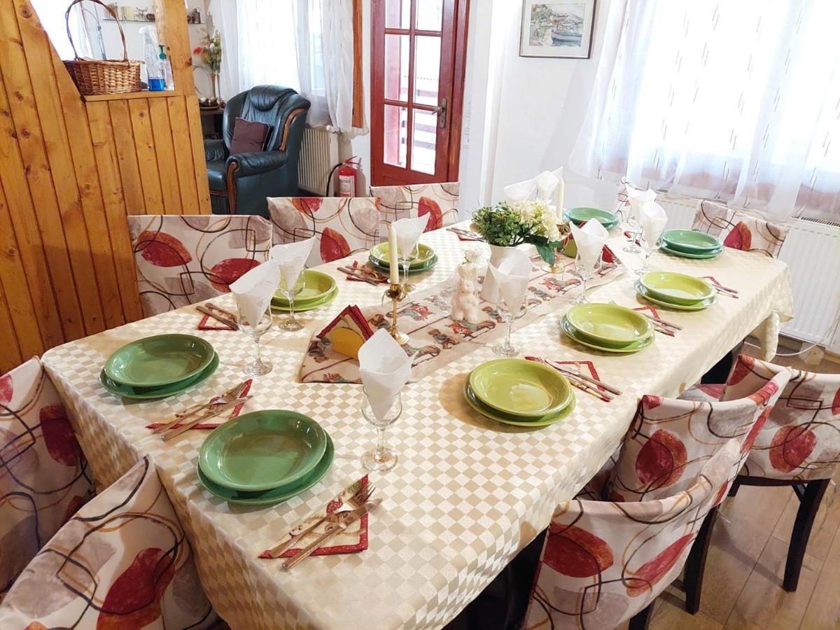 Вілла Family House Буштені Екстер'єр фото